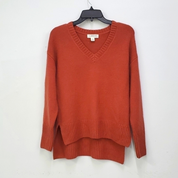NEW Treasure & Bond High/Low V-Neck Sweater in Rust Marsala, Size X-Small - Picture 4 of 6